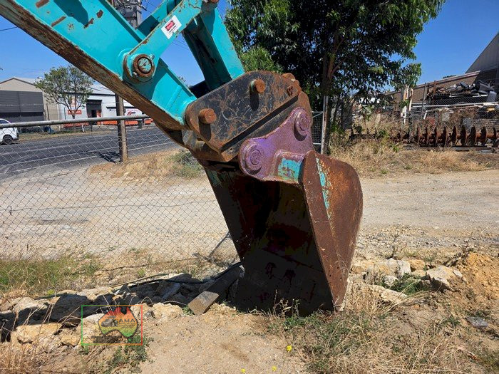 2004 KOBELCO SK135SR-7