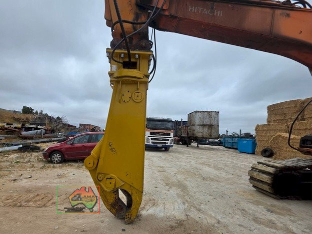 HITACHI ZX200