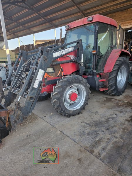 MCCORMICK CX-80 16 FWD ~ 8 REV TRACTOR