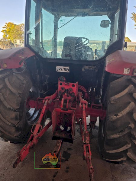 MCCORMICK CX-80 16 FWD ~ 8 REV TRACTOR