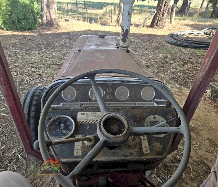 INTERNATIONAL IH-454 TRACTOR