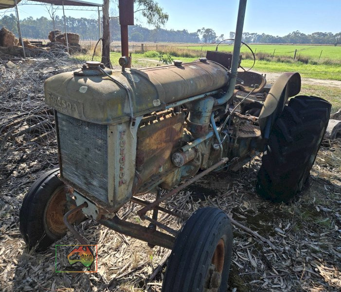 FORDSON E27N TRACTOR
