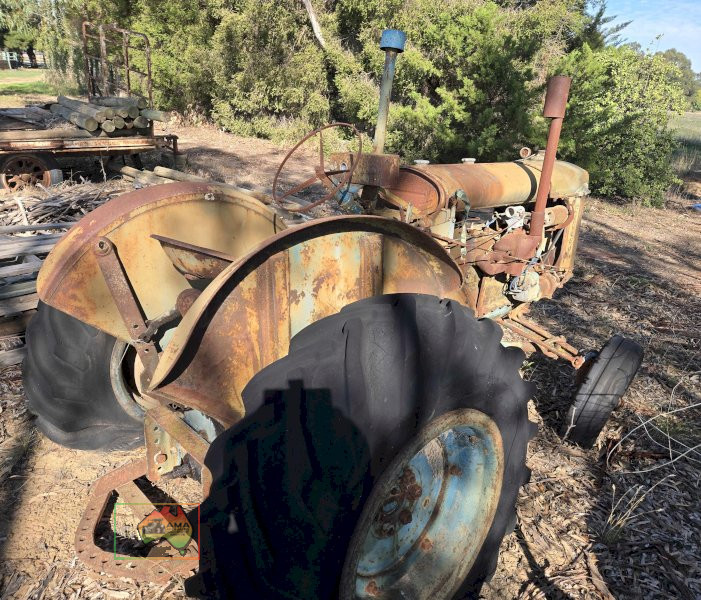 FORDSON E27N TRACTOR