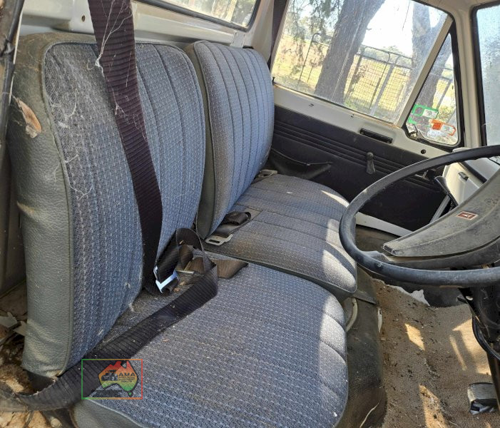 1972 TOYOTA DYNA MANUAL TRAY