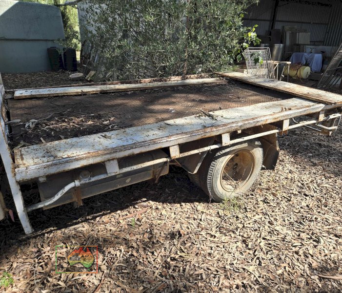 1972 TOYOTA DYNA MANUAL TRAY