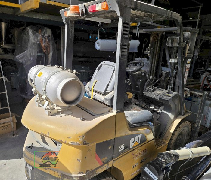 CAT GP25NT FORKLIFT