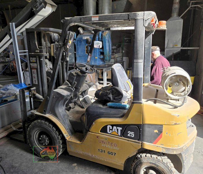 CAT GP25NT FORKLIFT