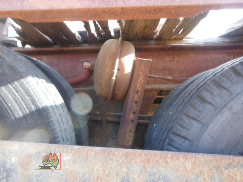 (11374) OLD LOW LOADER