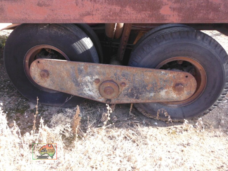 (11374) OLD LOW LOADER