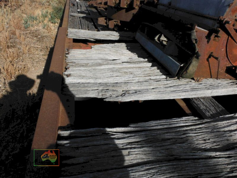 (11374) OLD LOW LOADER
