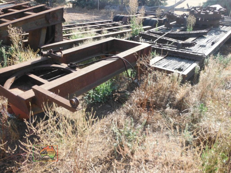 (11374) OLD LOW LOADER