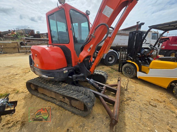 KUBOTA KX121-3 EXCAVATOR