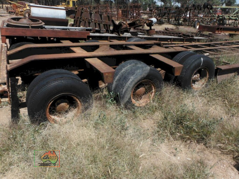 H/DUTY TRI-AXLE LOW LOADER TRAILER
