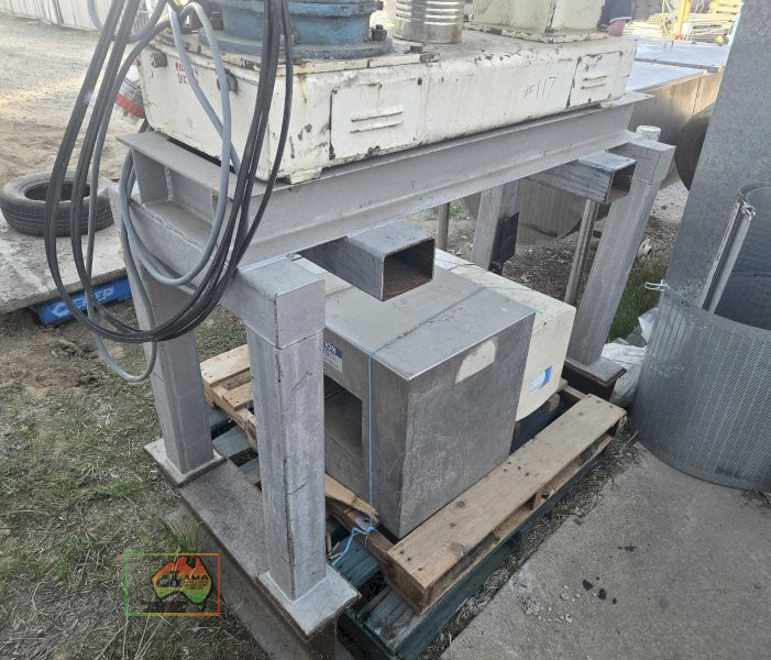 BAKER PERKINS SCREW FEEDER