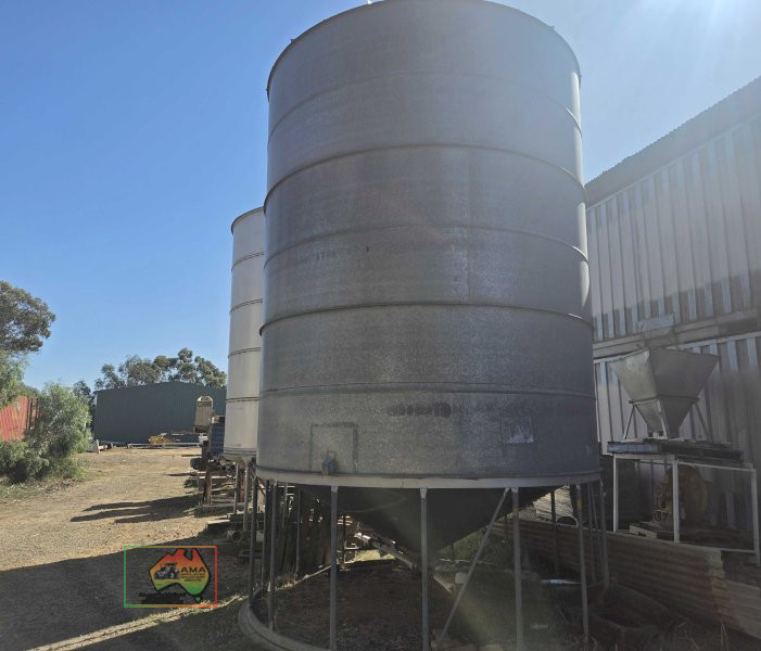 (11588) KOETZER GRAIN SILO WITH CHICAGO AERATION FAN