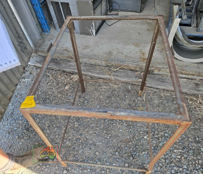 FRAME / STAND - 55CM X 65CM STEEL