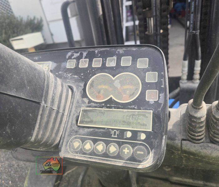 2011 CLARKE C25L FORKLIFT