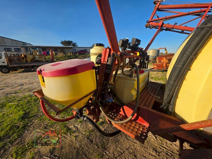 HARDI 2720 COMMANDER BOOM SPRAYER