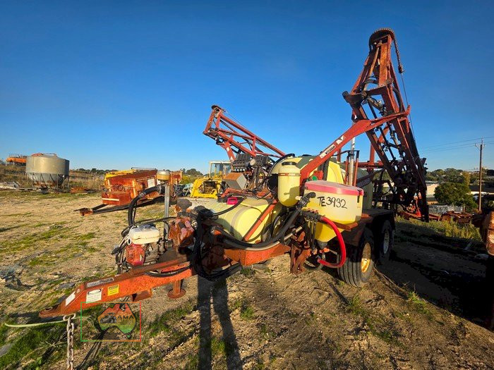 HARDI 2720 COMMANDER BOOM SPRAYER