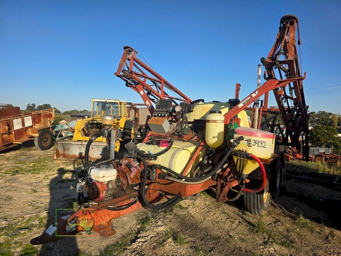 HARDI 2720 COMMANDER BOOM SPRAYER