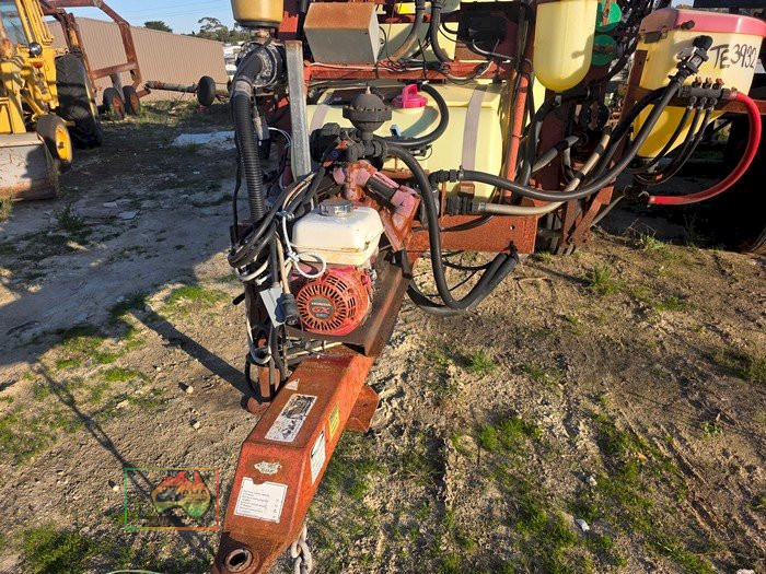 HARDI 2720 COMMANDER BOOM SPRAYER