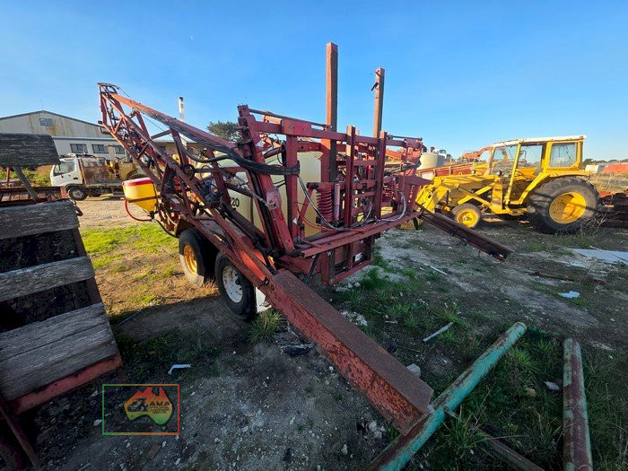 HARDI 2720 COMMANDER BOOM SPRAYER