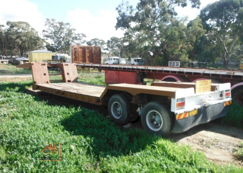 1965 FREIGHTER LOW LOADER TRAILER