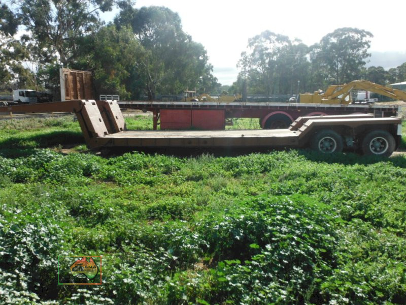 1965 FREIGHTER LOW LOADER TRAILER