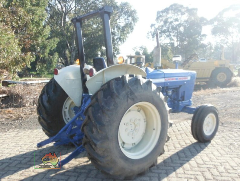 FORD 4000 TRACTOR