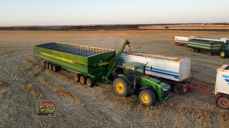 2014 JOHN DEERE 8335R TRACTOR