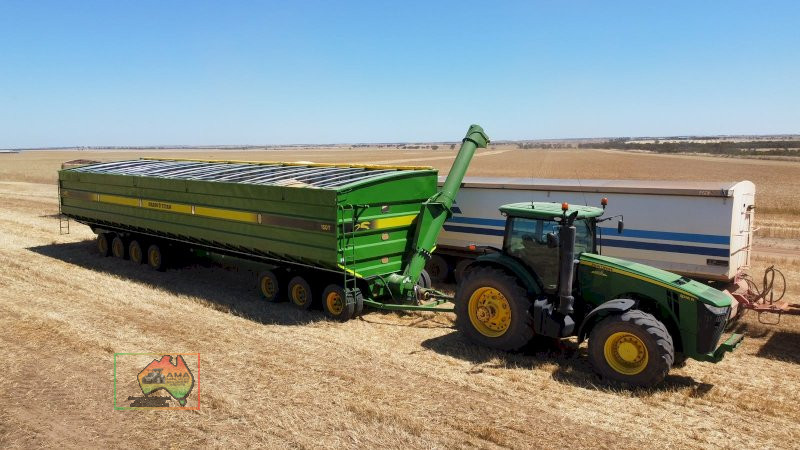 2014 JOHN DEERE 8335R TRACTOR