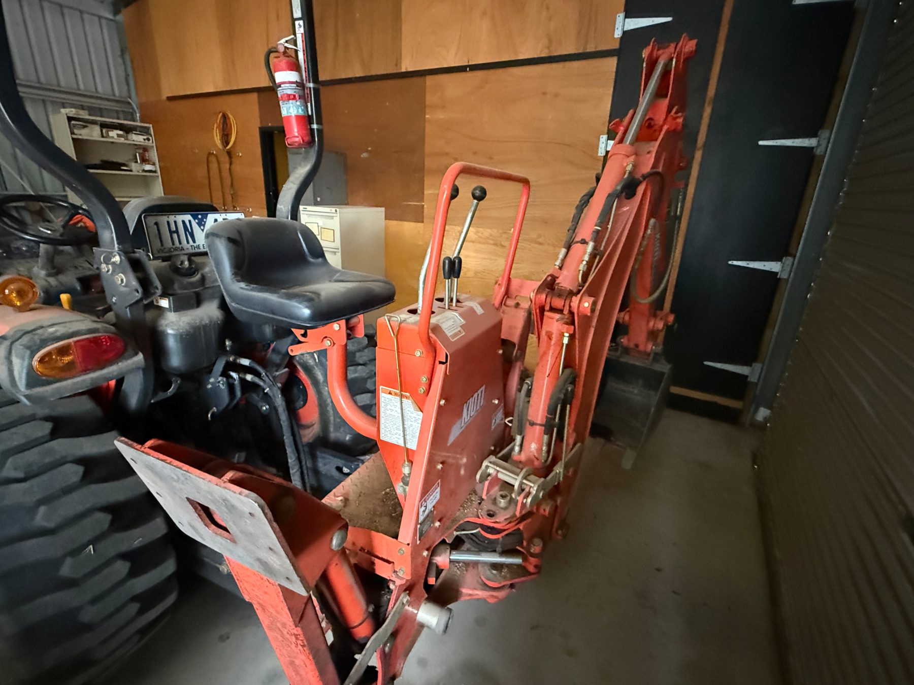 2016 KIOTI CK3710 TRACTOR WITH BACKHOE