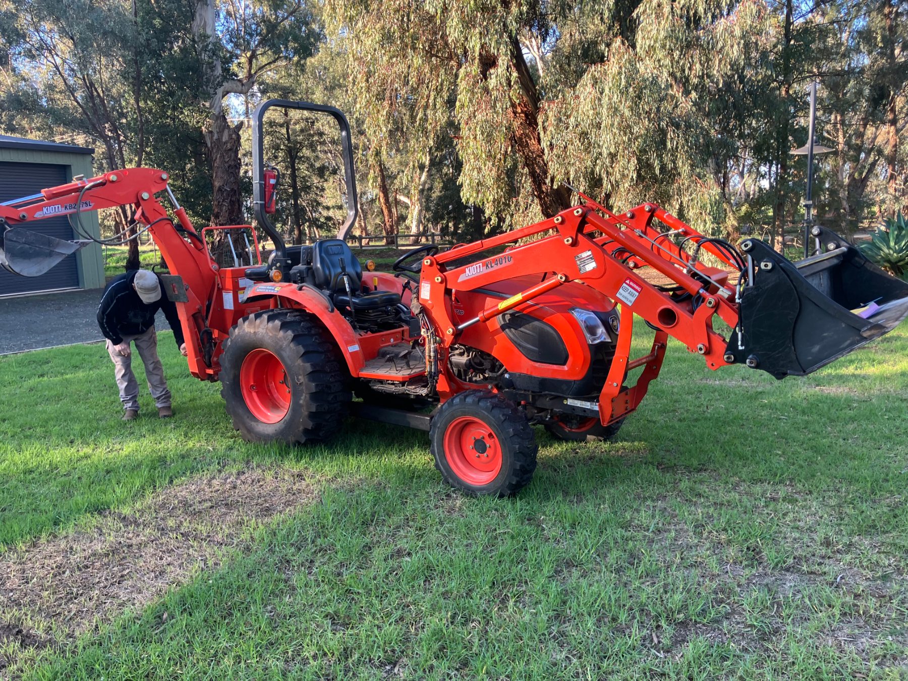 2016 KIOTI CK3710 TRACTOR WITH BACKHOE