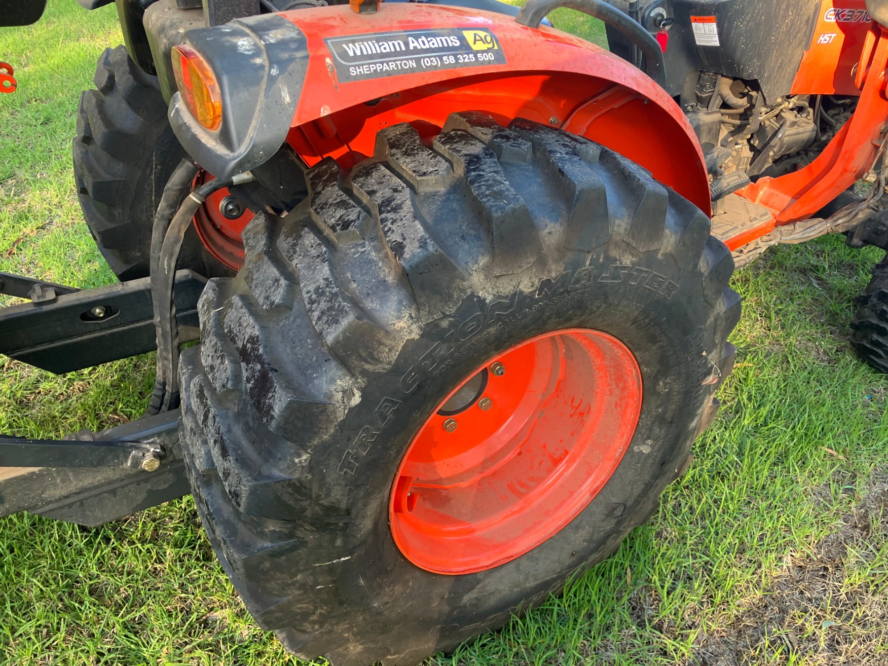 2016 KIOTI CK3710 TRACTOR WITH BACKHOE