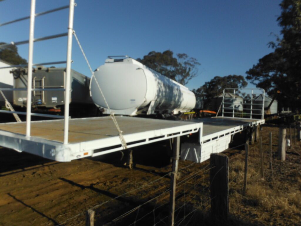 2000 MAXITRANS DROP DECK TRAILER