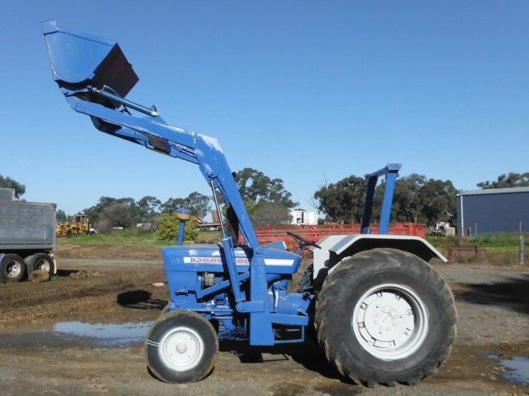 1975 FORD 4000 TRACTOR