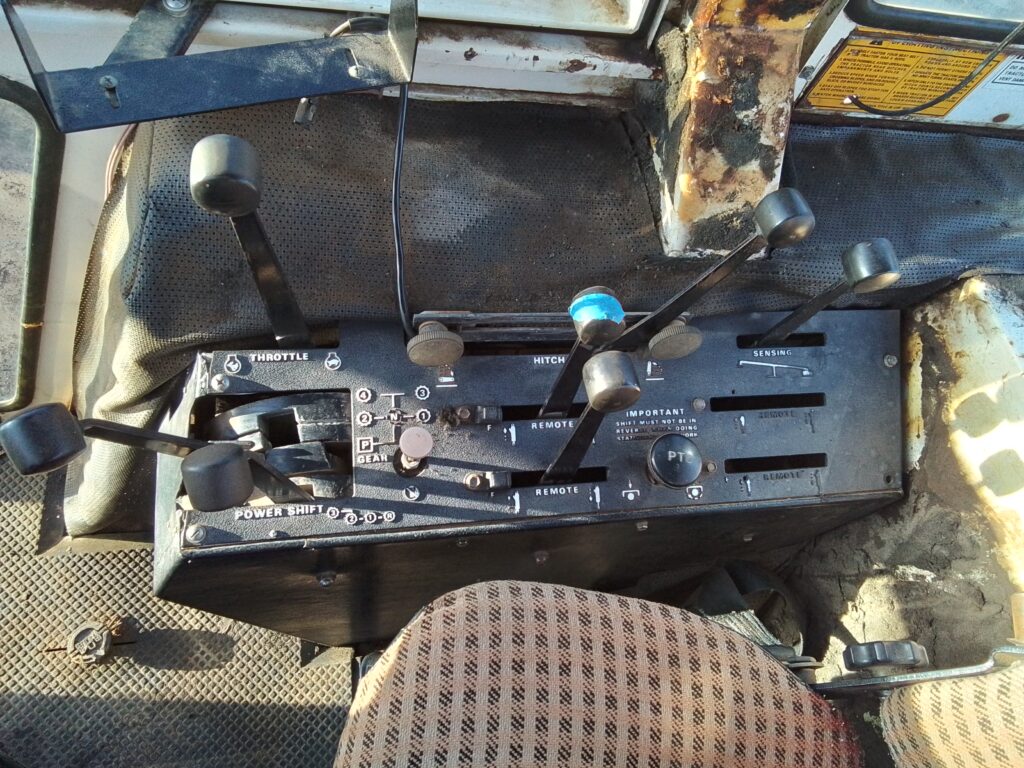 1980 CASE AGRI-KING 2090 TRACTOR