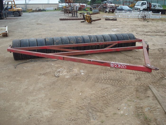 RUBBER TYRE ROLLER - 4.4M WIDE