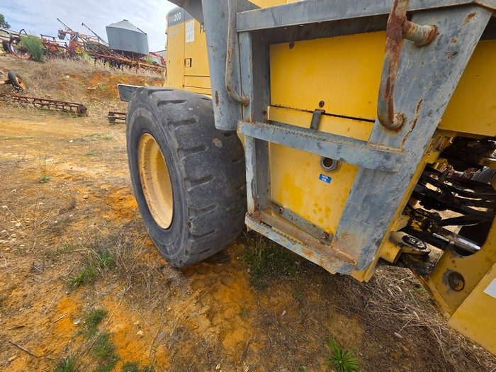 KOMATSU WA200 FRONT END LOADER