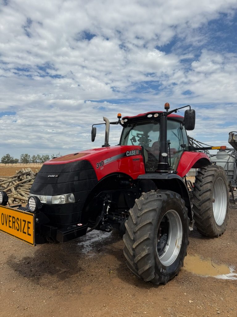 2020 CASE IH MAGNUM 310 CVT TRACTOR