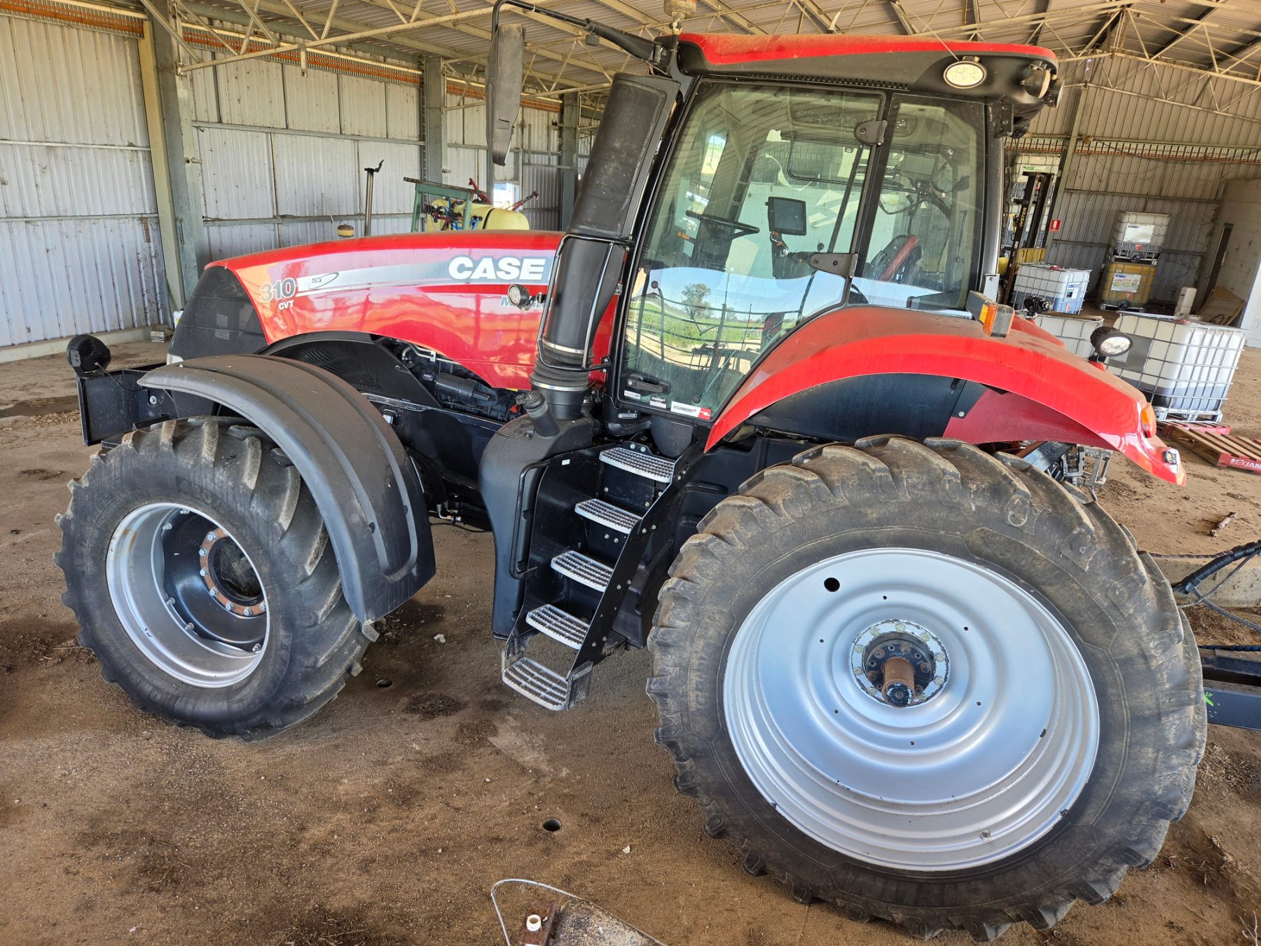 2020 CASE IH MAGNUM 310 CVT TRACTOR