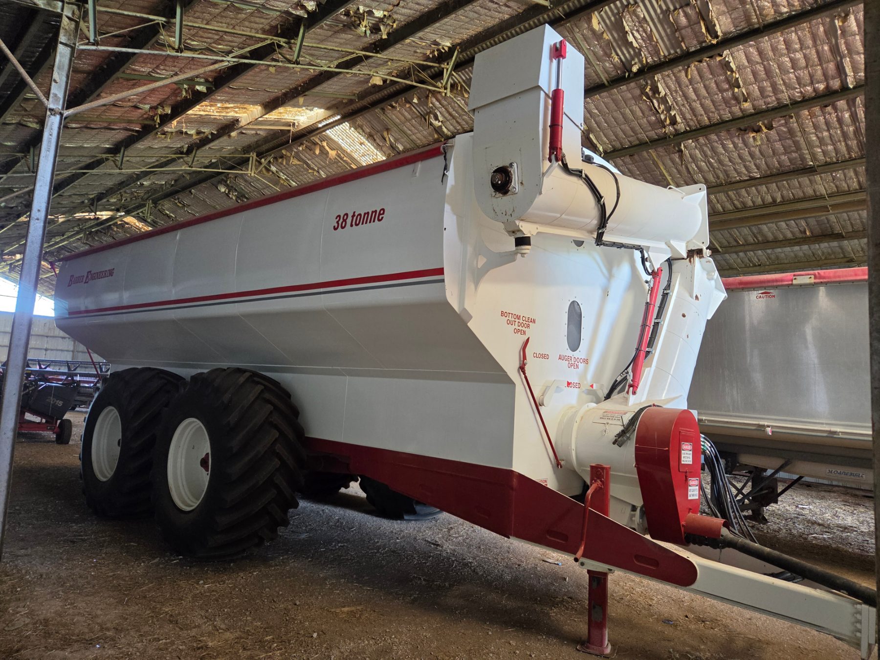 2022 BARBER ENGINEERING CHASER BIN