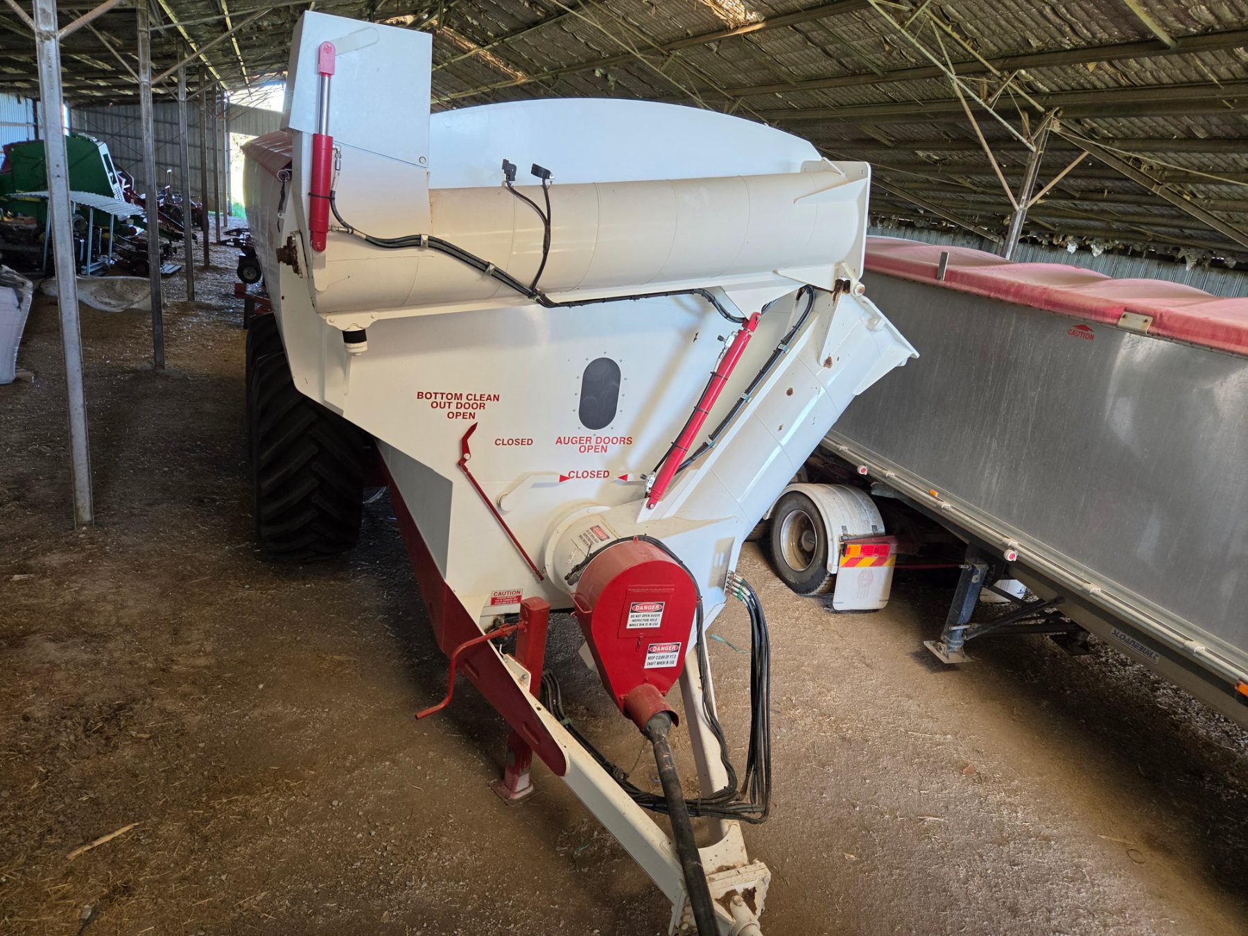 2022 BARBER ENGINEERING CHASER BIN