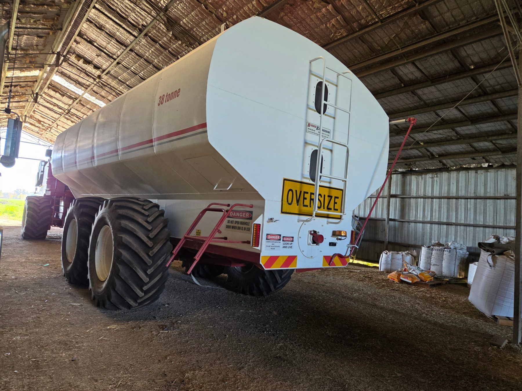 2022 BARBER ENGINEERING CHASER BIN