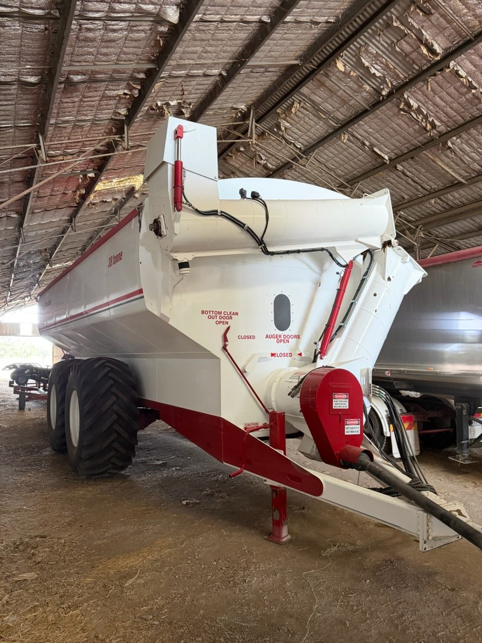2022 BARBER ENGINEERING CHASER BIN