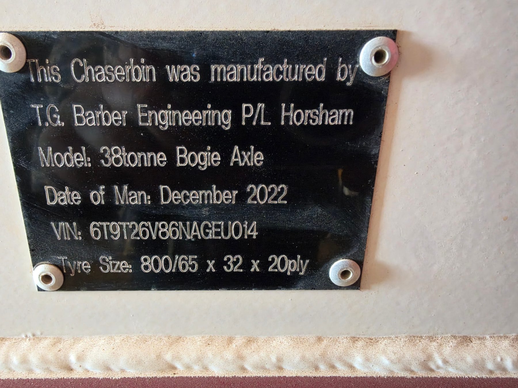 2022 BARBER ENGINEERING CHASER BIN