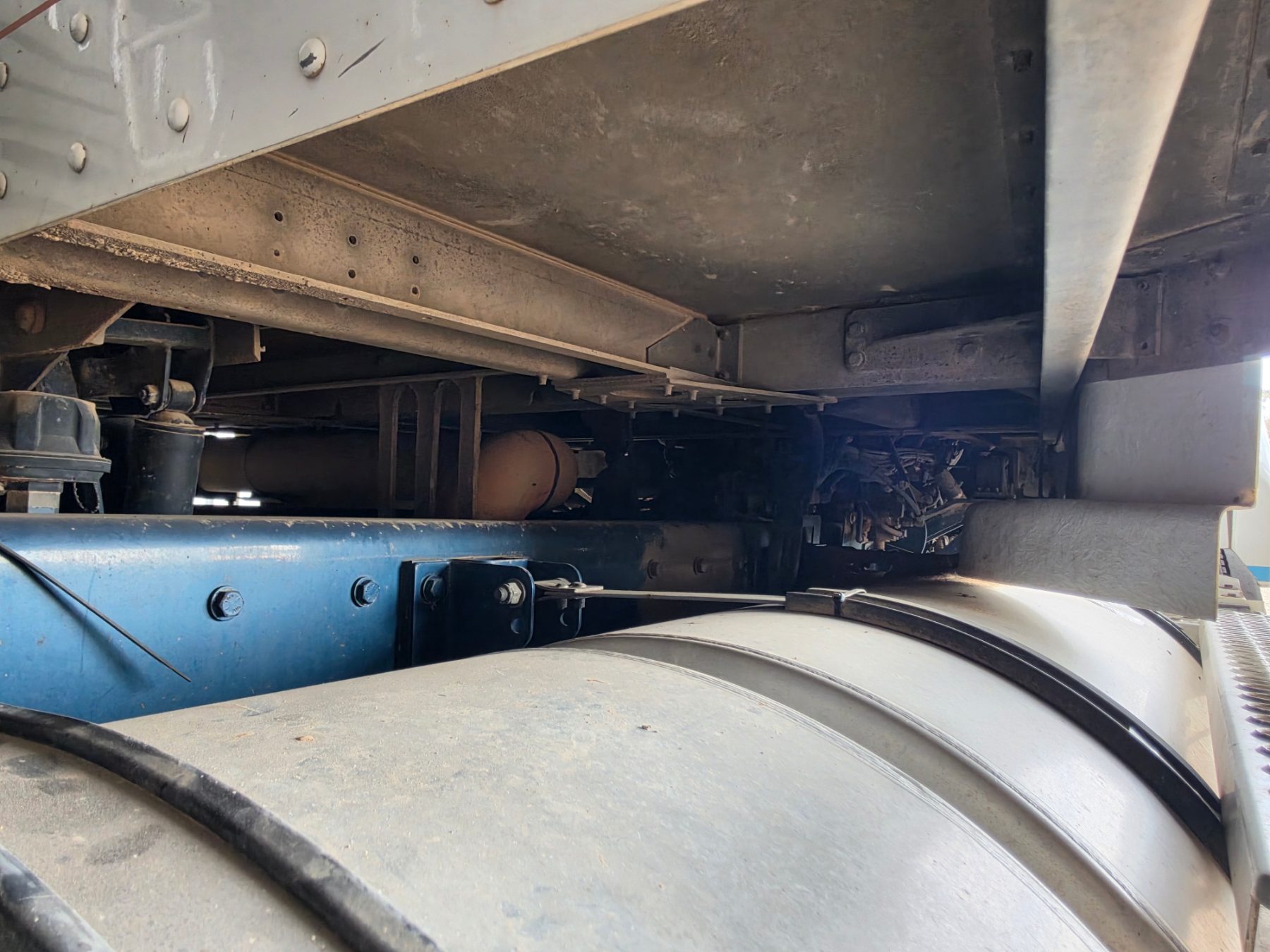 2005 KENWORTH T404 15 SP MANUAL PRIME MOVER
