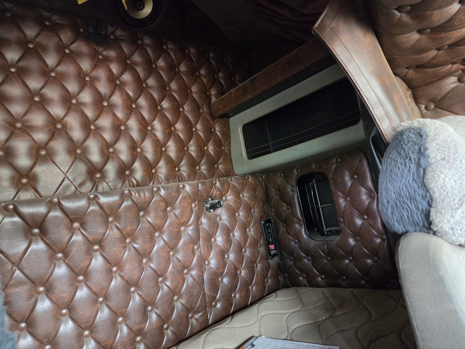 2005 KENWORTH T404 15 SP MANUAL PRIME MOVER