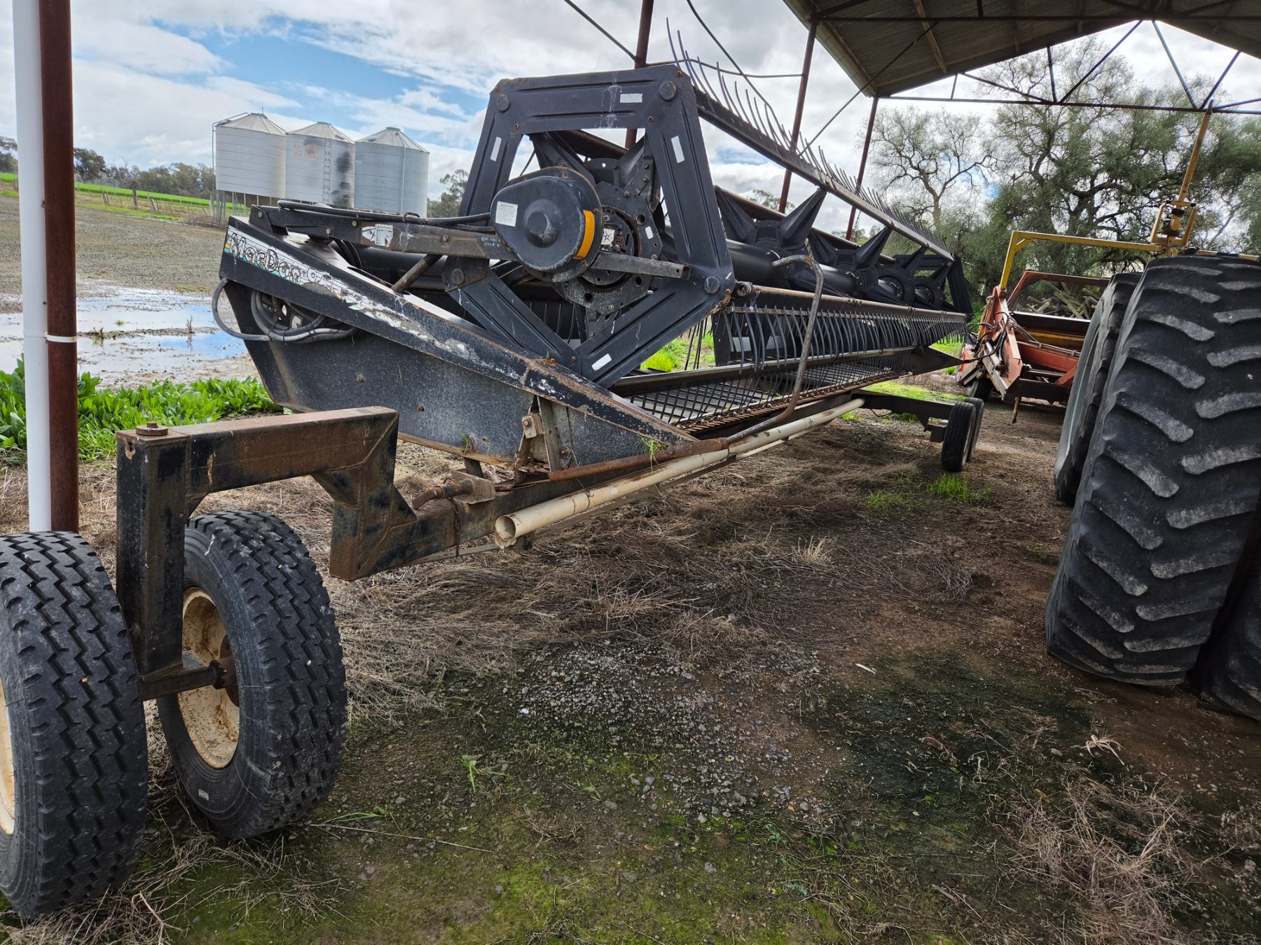 1995 MACDON 9000 SWATHER WITH HAYBINE FRONT