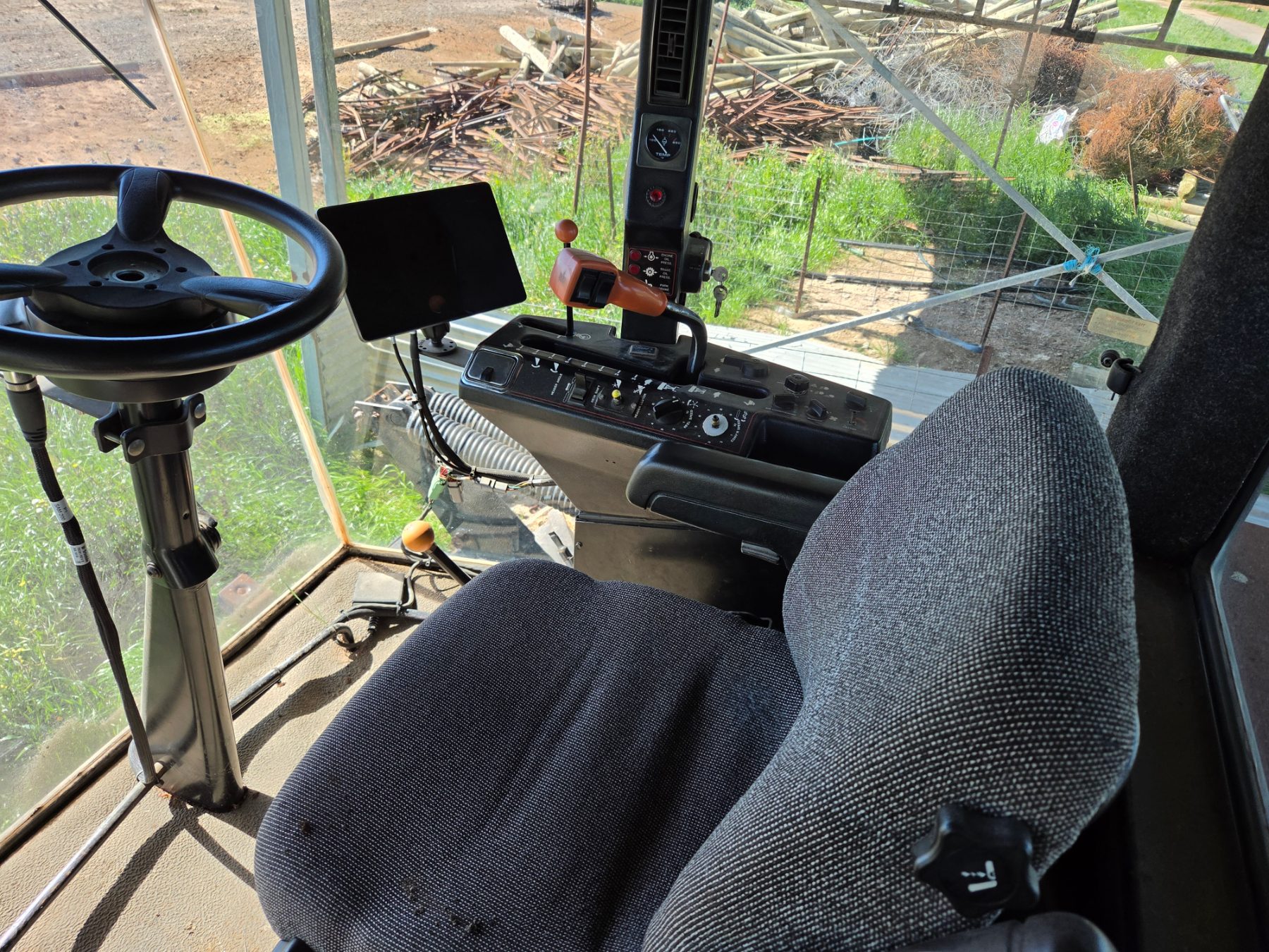 1995 MACDON 9000 SWATHER WITH HAYBINE FRONT